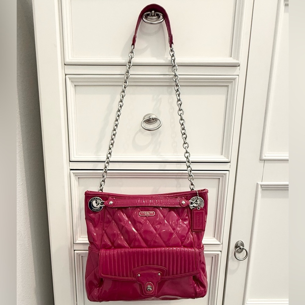 🩷 SOLD - Coach Poppy Liquid Gloss Patent Leather Hot Pink Convertible Bag - Picture 4 of 17